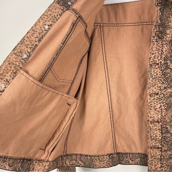 Free People Snakeskin Trucker Jacket Denim Womens Medium Brown Black Boho - Picture 6 of 11